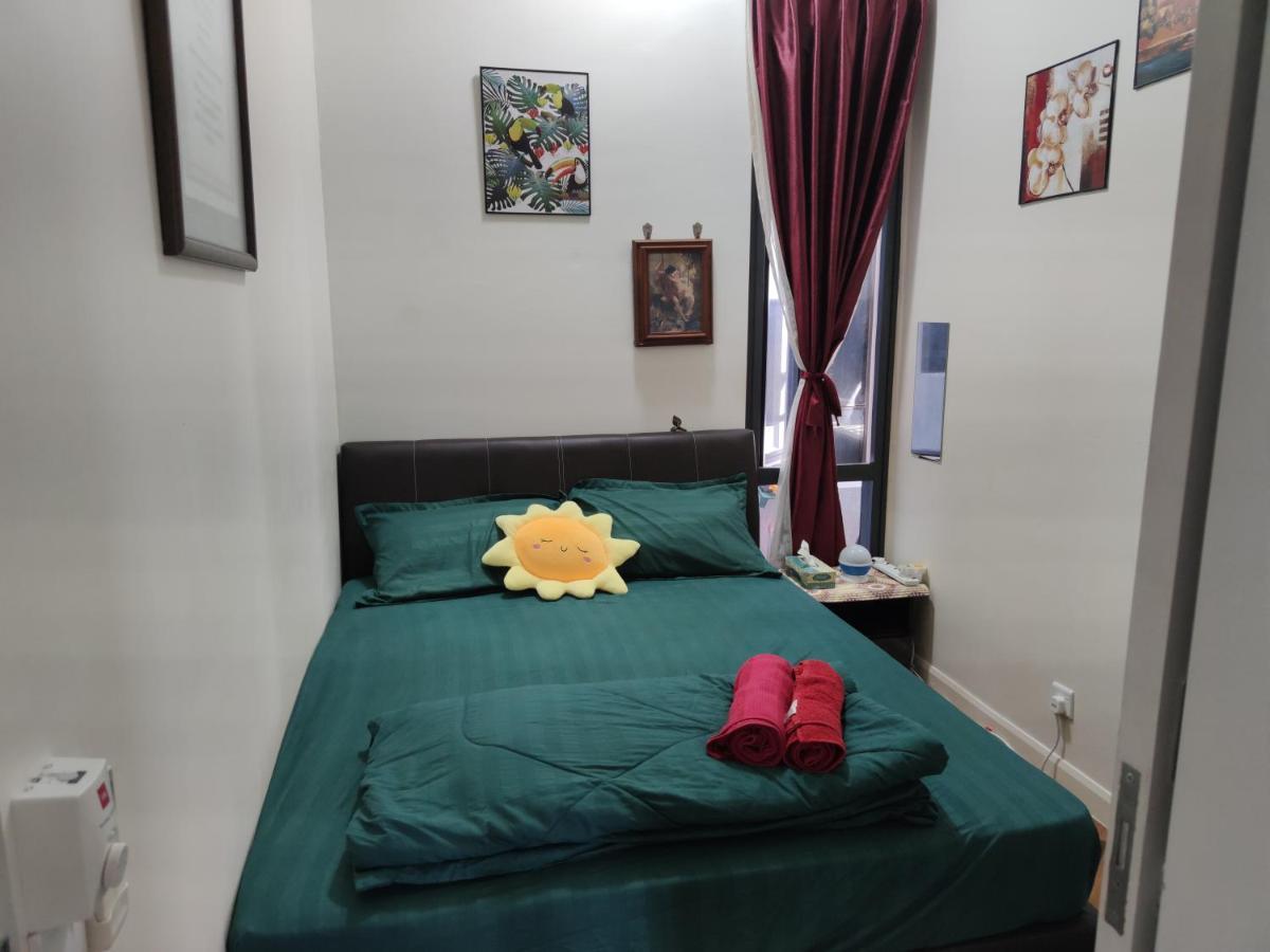Kumkum Homestay 3 Bedroom Suite นุสาจายา ภายนอก รูปภาพ