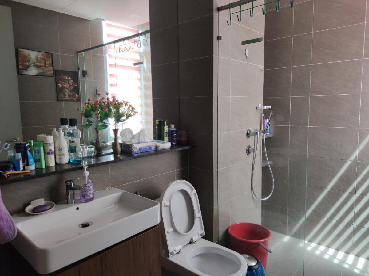 Kumkum Homestay 3 Bedroom Suite นุสาจายา ภายนอก รูปภาพ